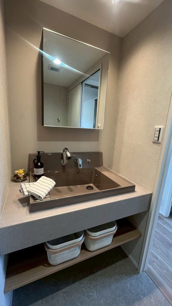 カスタムバニティで自由な洗面空間を　【フルリノベーション｜江戸川区｜マンション】　　　　　　　　　　　　　　　　　　　　　　　　　　